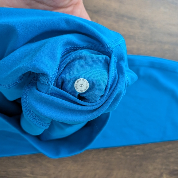Lululemon Athletica Vibrant Blue High Rise 7/8 Leggings - Picture 8 of 9